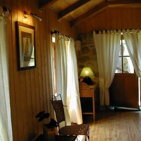 L'auberge Chez Leon Bed and Breakfast 3*