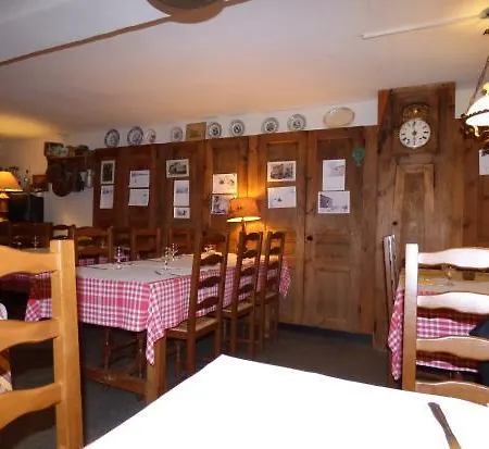 L'auberge Chez Leon Bed and Breakfast 3*